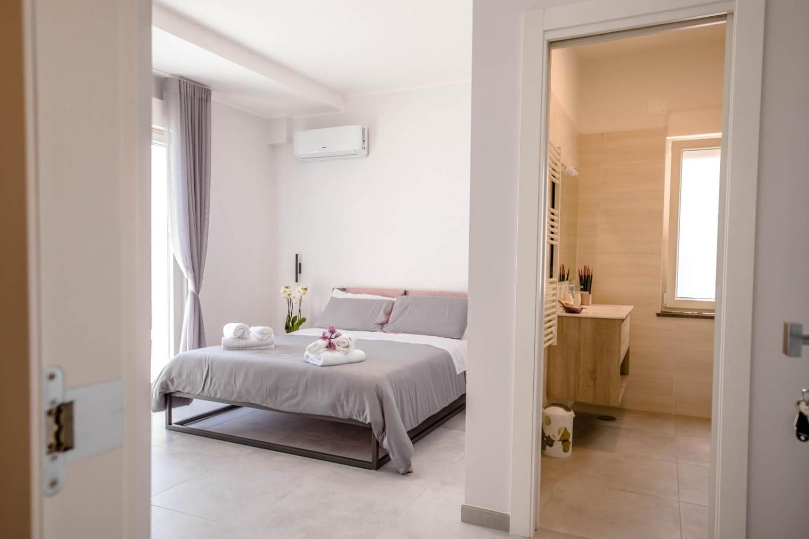 Blu Marine Bed & Breakfast กาตันซาโร ภายนอก รูปภาพ