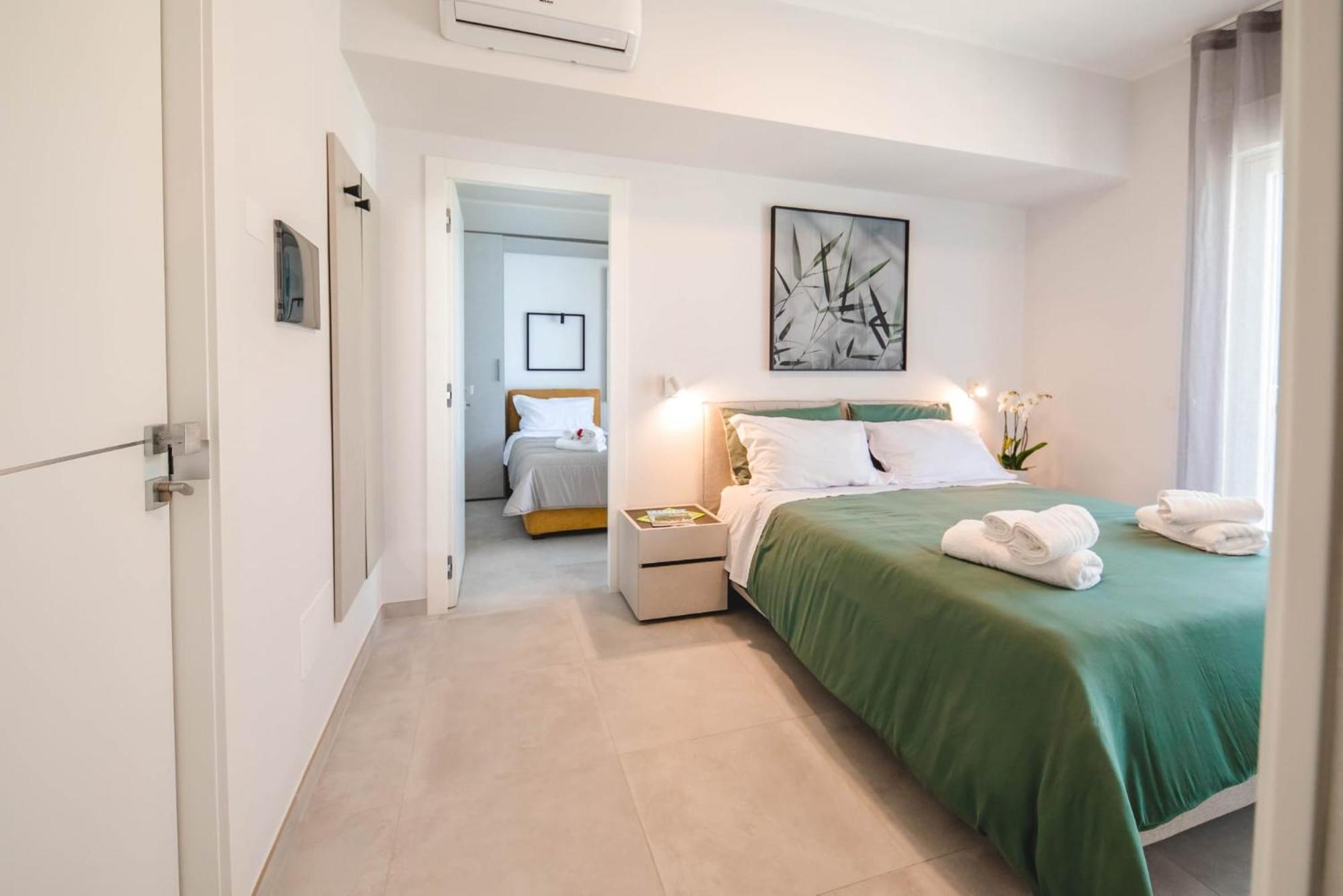 Blu Marine Bed & Breakfast กาตันซาโร ภายนอก รูปภาพ