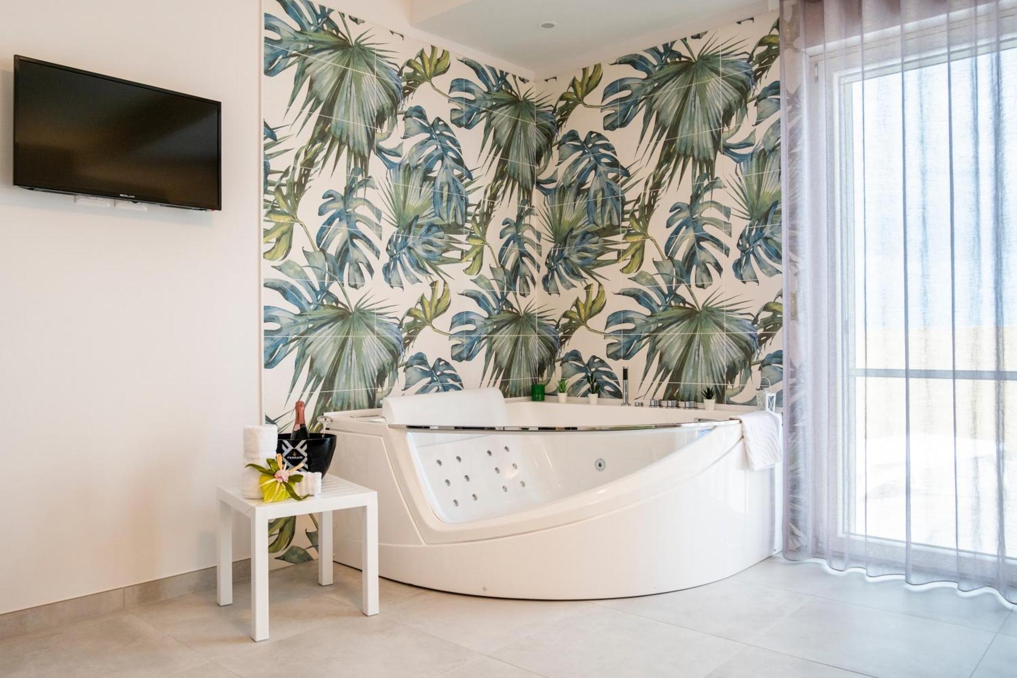 Blu Marine Bed & Breakfast กาตันซาโร ภายนอก รูปภาพ
