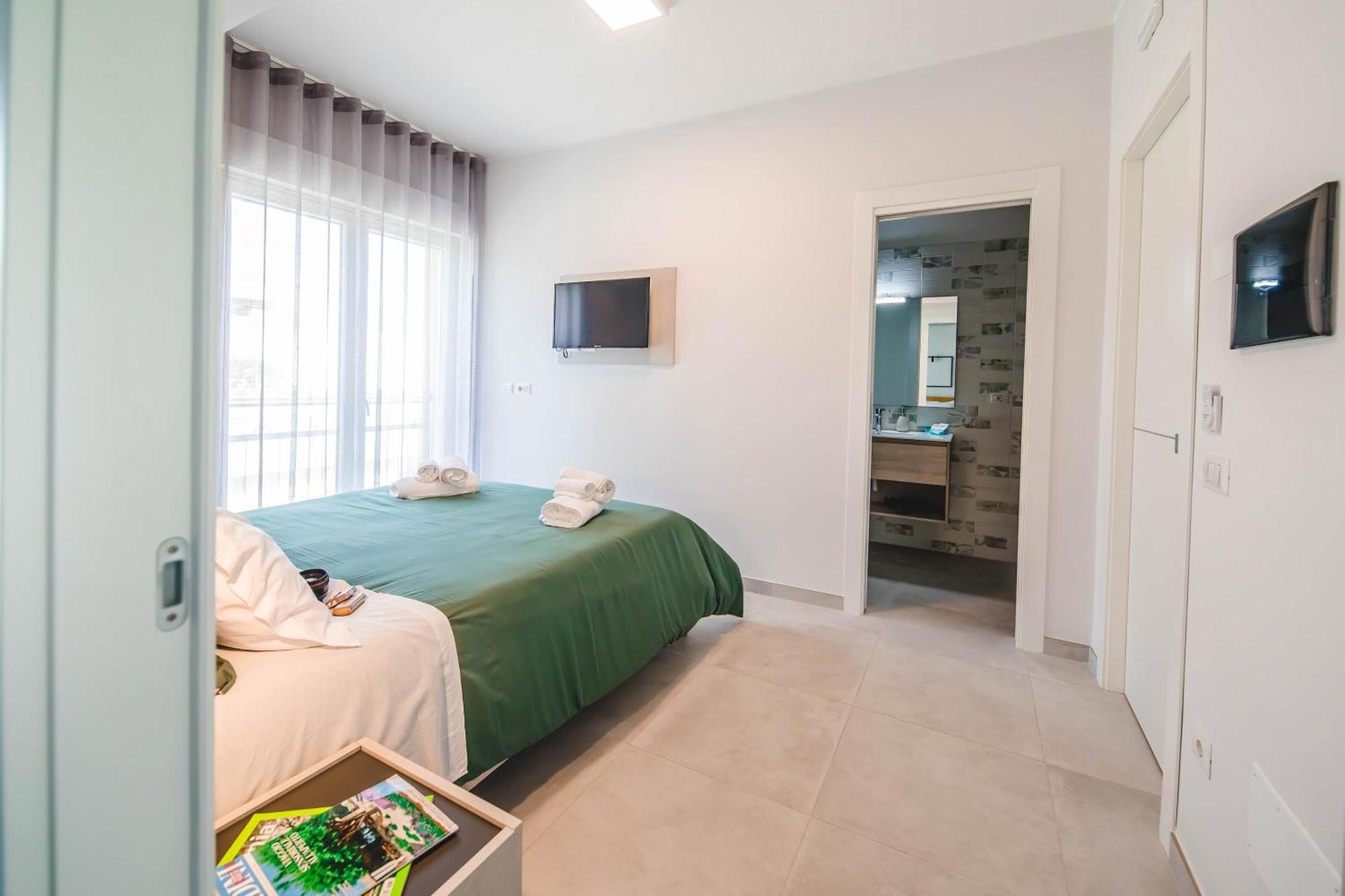Blu Marine Bed & Breakfast กาตันซาโร ภายนอก รูปภาพ
