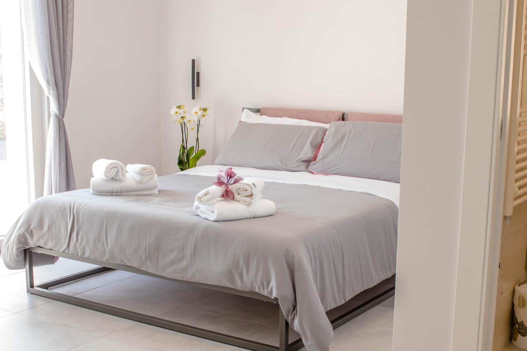 Blu Marine Bed & Breakfast กาตันซาโร ภายนอก รูปภาพ